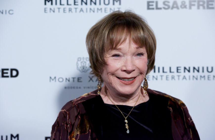Shirley Maclaine Net Worth: Bio, Age, Height, Family, Spouse And More